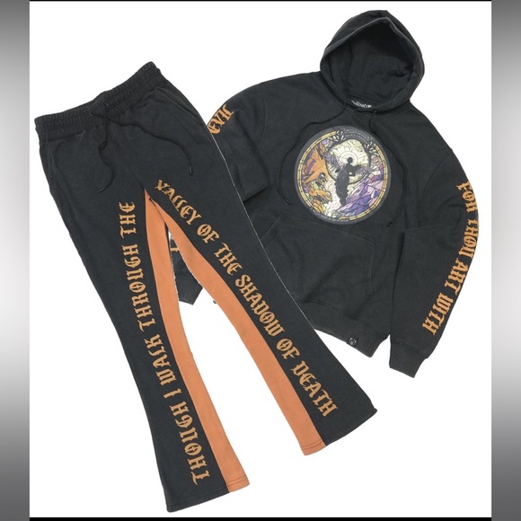 CIVILIZED FEAR NO EVIL FLARE HOODIE + JOGGER SET
STYLE# CV5582-5583
COLOR: BLACK - Picture 1 of 5